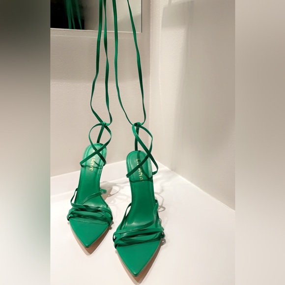 Sexy Women’s Heel - Picture 3 of 3